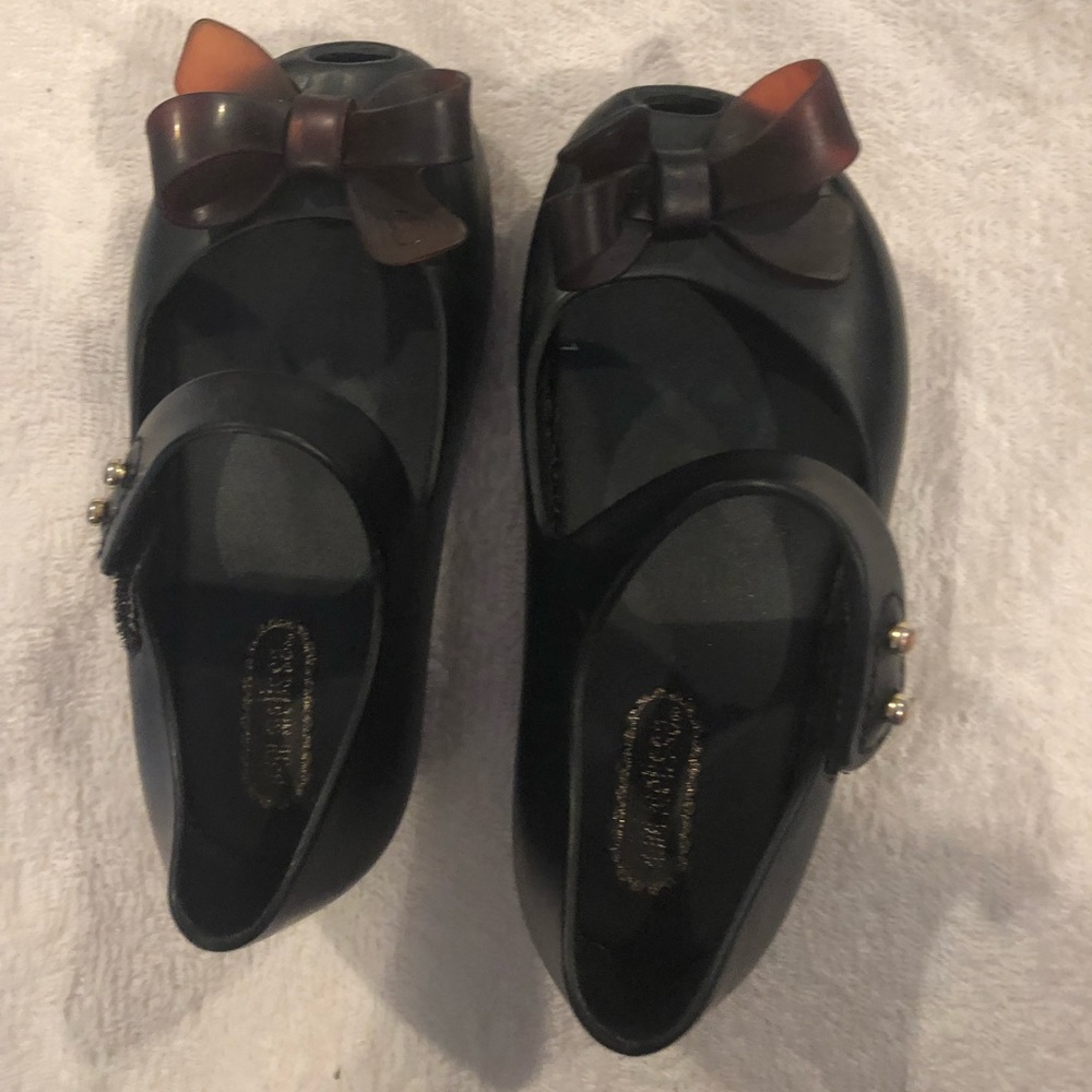 Black mini melissa shoes
